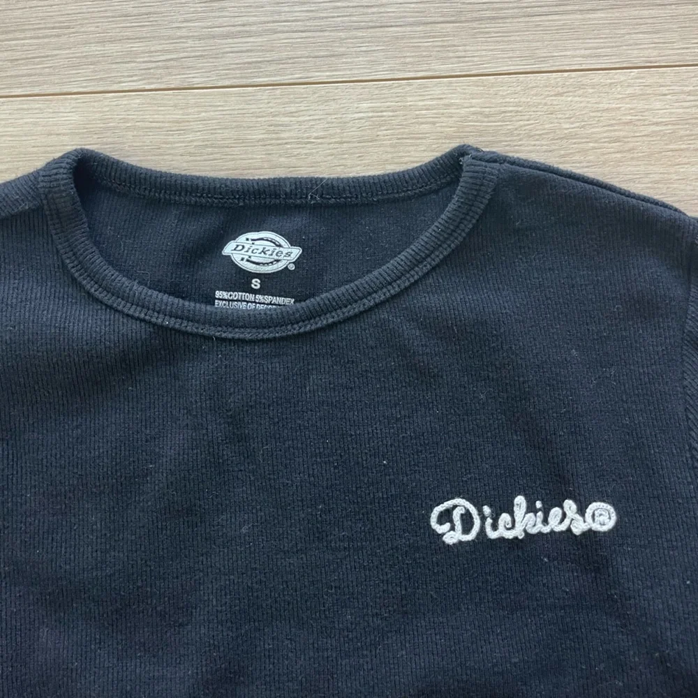 Dickies Black Long Sleeve Cropped Shirt - Picture 2 of 3